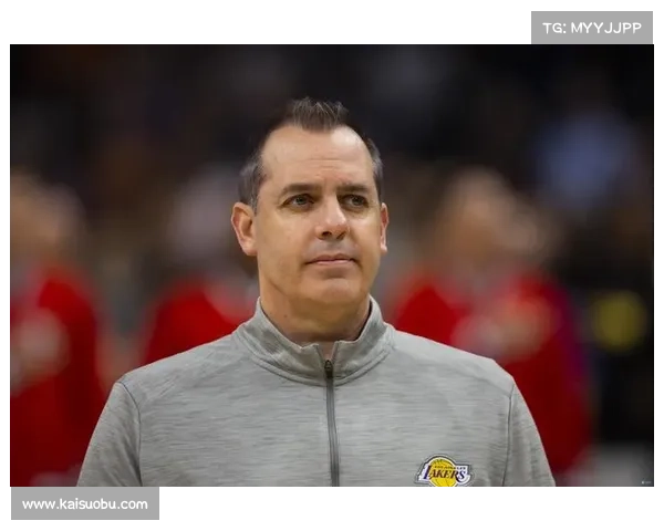 布克职业生涯数据分析与发展趋势探索：从新星到领袖的成长轨迹